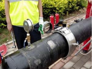 管道連接器